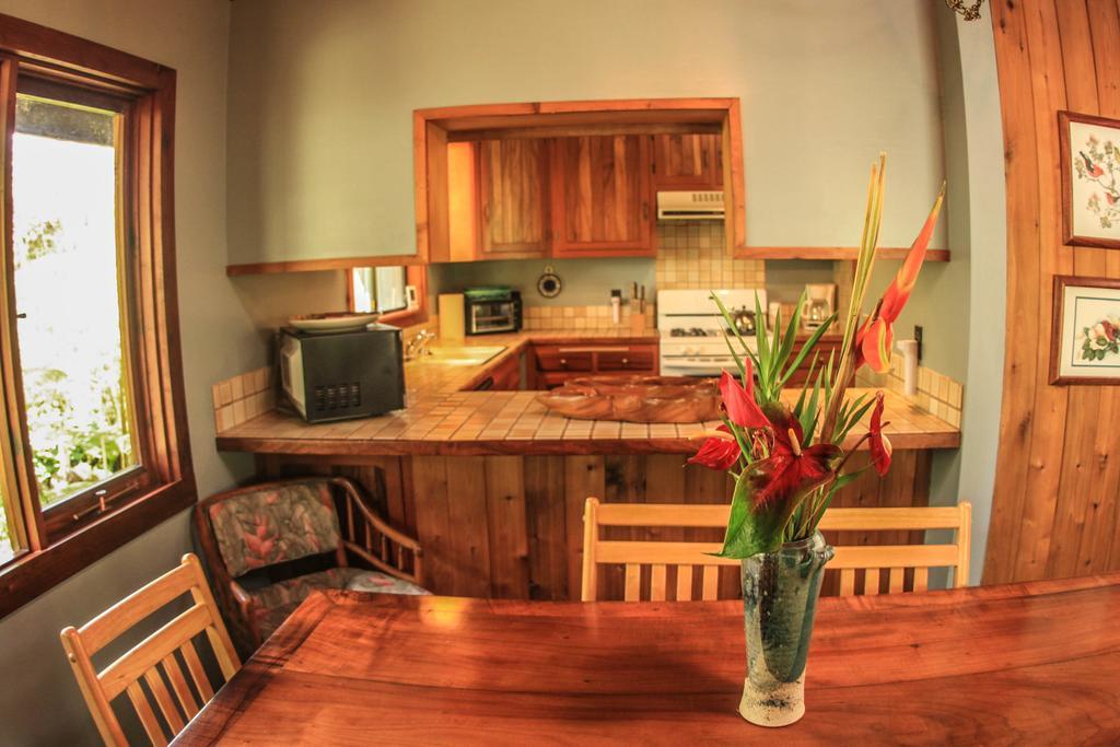 Volcano Village Lodge الغرفة الصورة